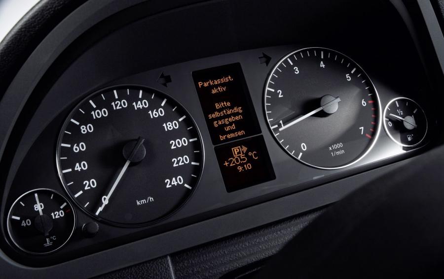  Mercedes-Benz A-Class 5-Door 2004 года  (фото 2 из 344)